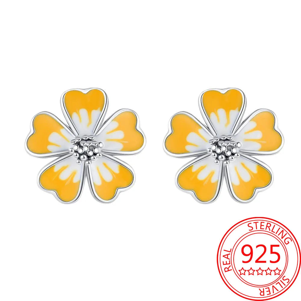 Cute Bee Earrings for Girls - Gold Plated Dainty Honeycomb Jewelry Gift for Women & Teens - Perfect for Everyday Wear, Parties & Gifts