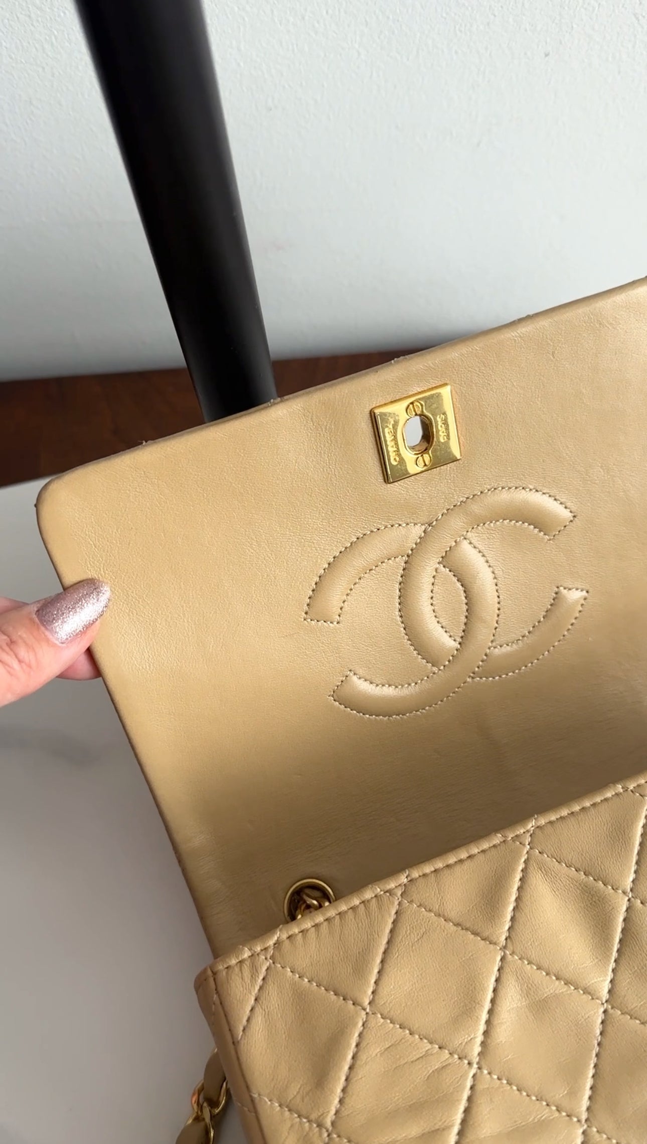 Vintage Chanel Classic Flap Bag 1989-1991 Beige Mini Quilted Leather with Gold Hardware - Luxury Crossbody Purse for Women, Perfect for Date Night & Special Occasions