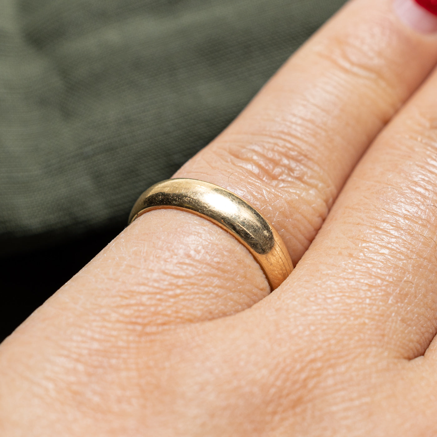 14K Yellow Gold Wedding Band Ring for Women - 4.15mm Width, Size 5.5 - Perfect for Engagement, Anniversary & Bridal Jewelry Gifts