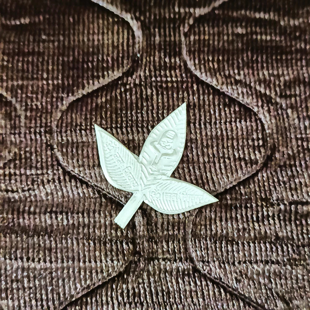 925 Pure Silver Bel Patra Leaf - Authentic Puja & Worship Artifact for Hindu Rituals | Sacred Offering to Lord Shiva | Perfect for Home Altar, Temple Ceremonies & Spiritual Gifts
