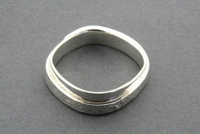 Elegant Reticulated Ring for Women - Dainty Stackable Gold & Silver Rings - Perfect for Everyday Wear, Gifts & Special Occasions