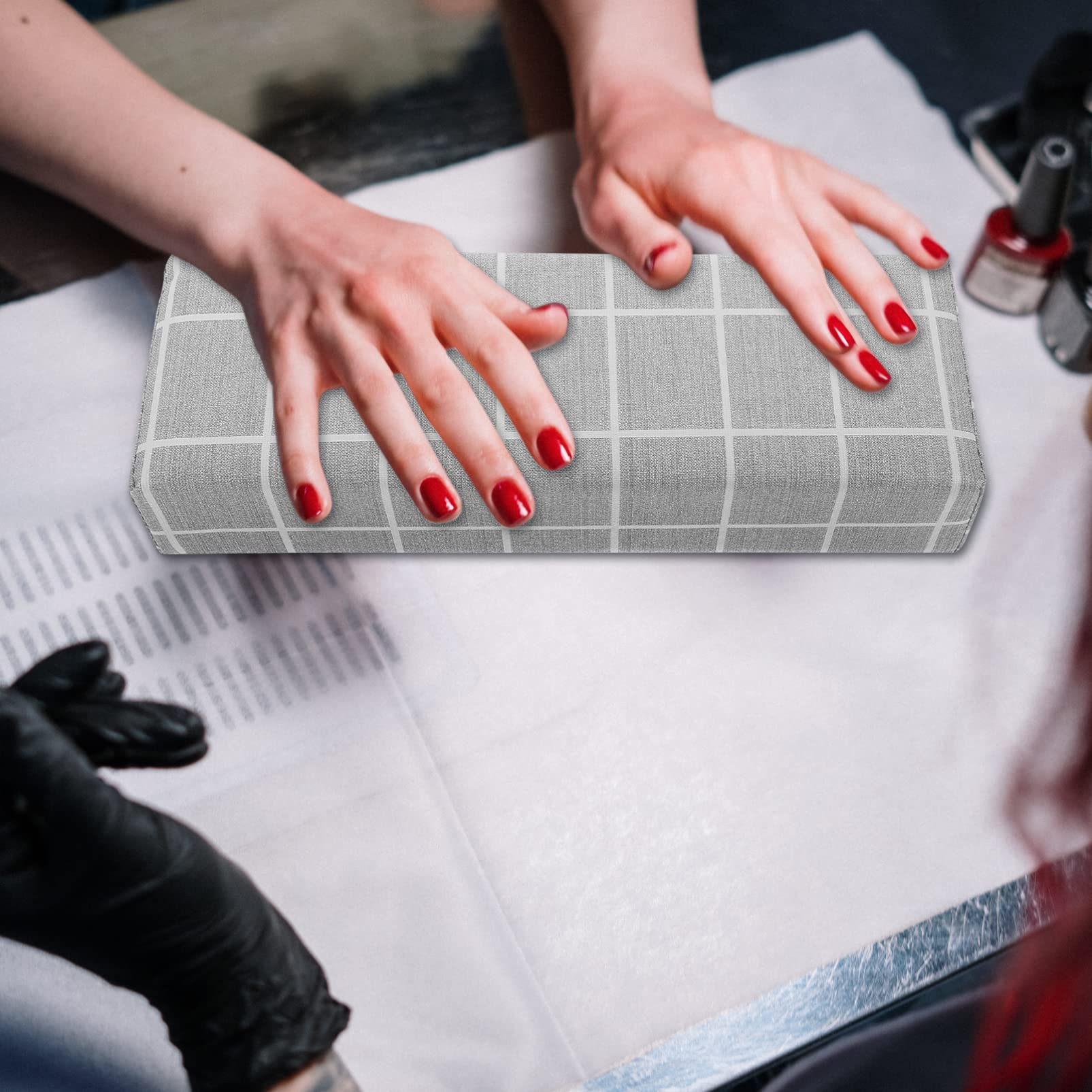 FOMIYES Nail Art Hand Pillow - Basketball Design Nail Art Accessories, Manicure Hand Cushion for Nail Salon & Home Use, Comfortable Nail Rest Pad for Gel Polish & Acrylic Nails - Perfect for Nail Technicians & DIY Enthusiasts