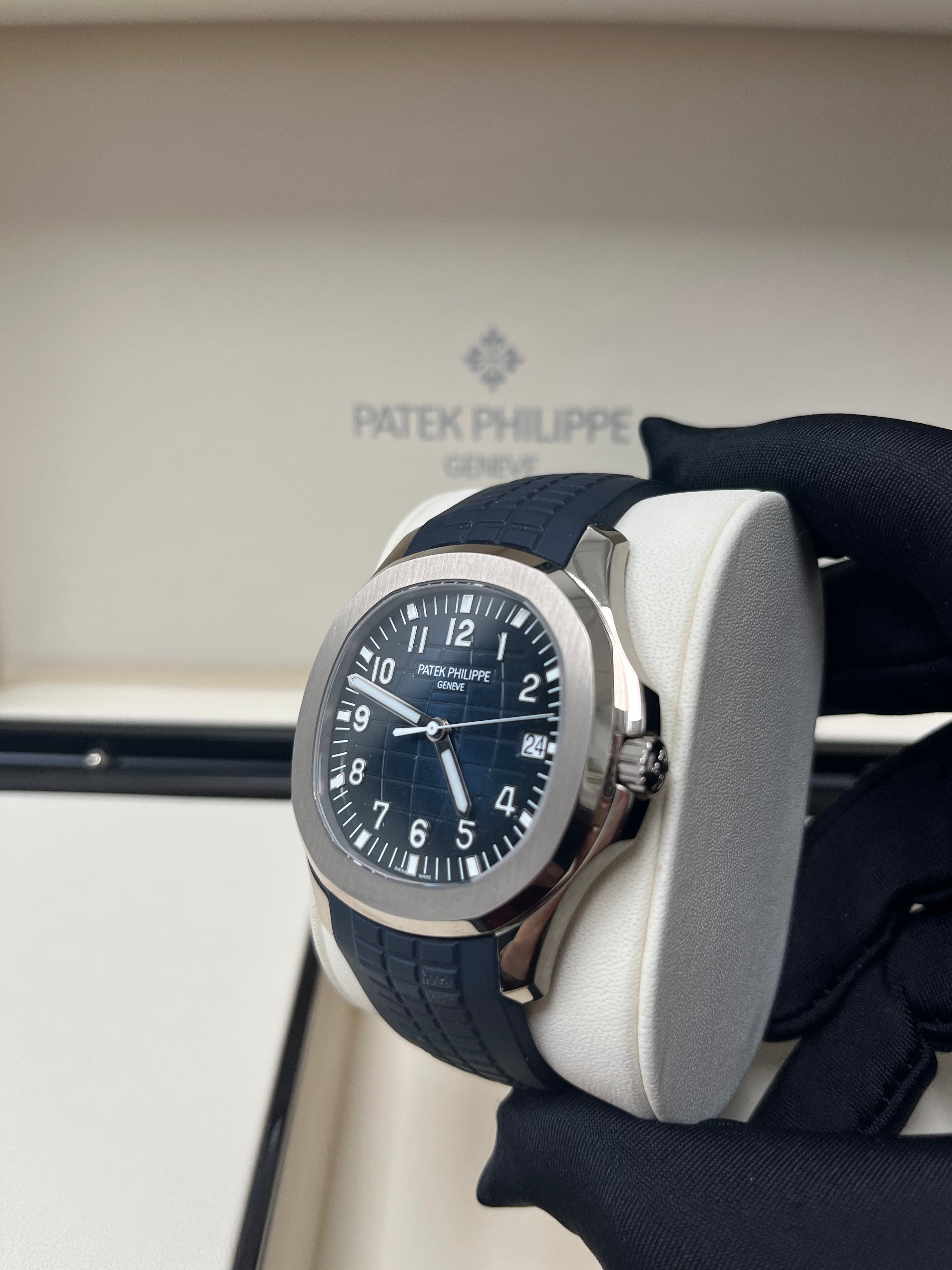 Patek Philippe Aquanaut 5168G-001 Luxury Watch - 18K White Gold Case with Blue Embossed Dial - Perfect for Business Meetings, Formal Events & Luxury Watch Collectors