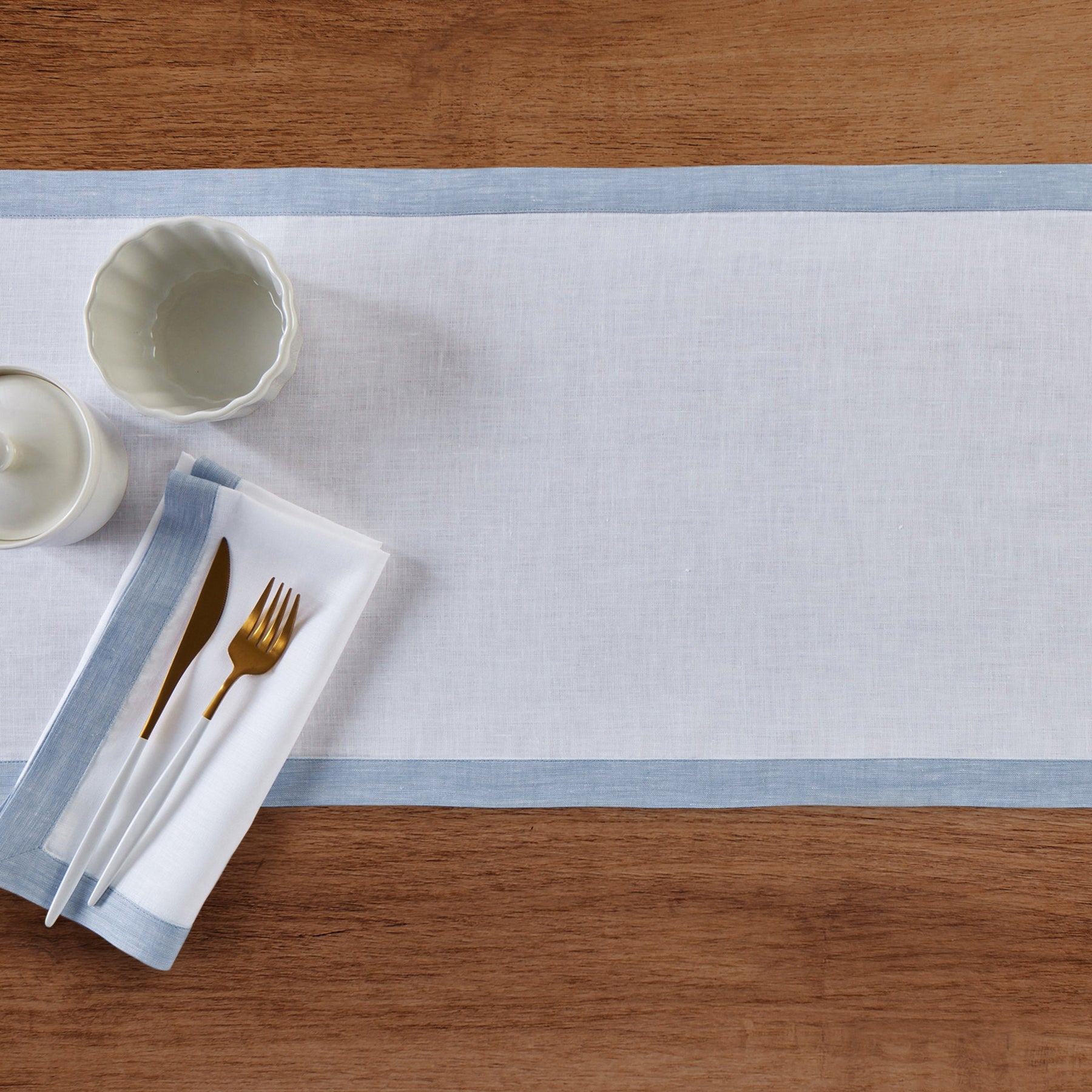 Elegant Classic Table Runner for Dining Room Decor - Perfect for Weddings, Holidays & Home Decor
