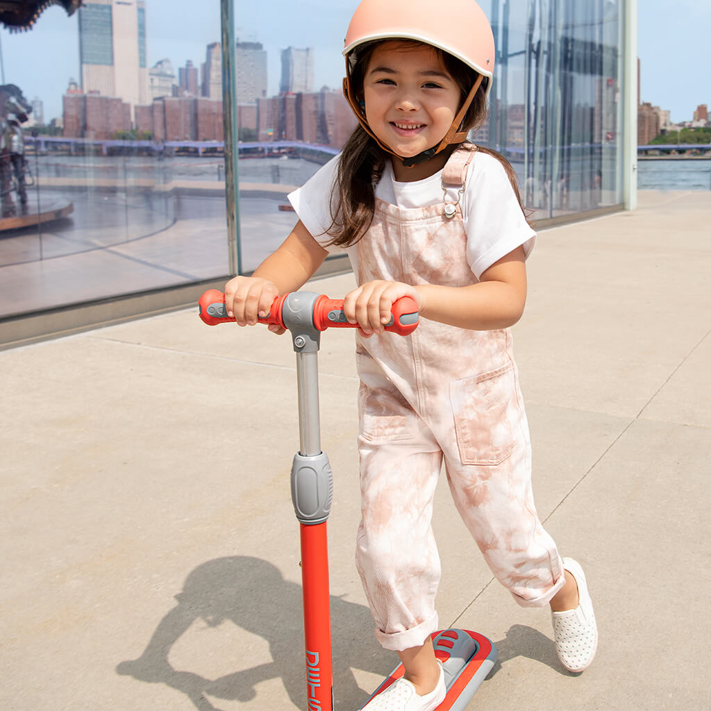 Gleam Kick Scooter for Kids & Adults - Lightweight & Foldable Commuter Scooter - Perfect for Urban Commuting, School, Park & Outdoor Fun