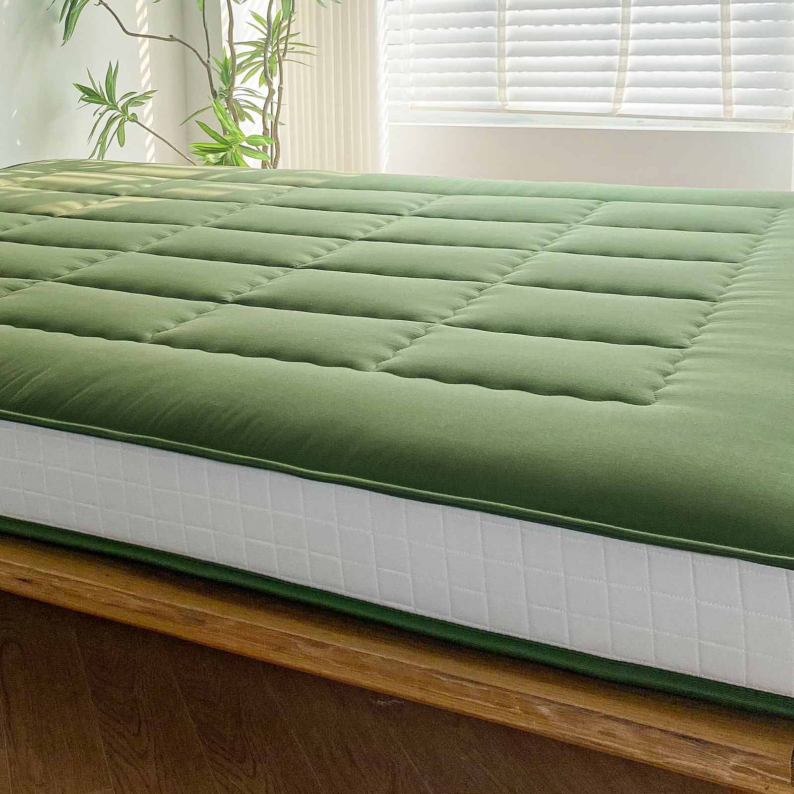 MAXYOYO 6-Inch Extra Thick Japanese Floor Futon Mattress - Premium Diamond Quilting Design for Bedroom, Guest Room & Small Spaces - Green (Queen Size) | Ideal for Apartments, Dorms, Sleepovers & Minimalist Living