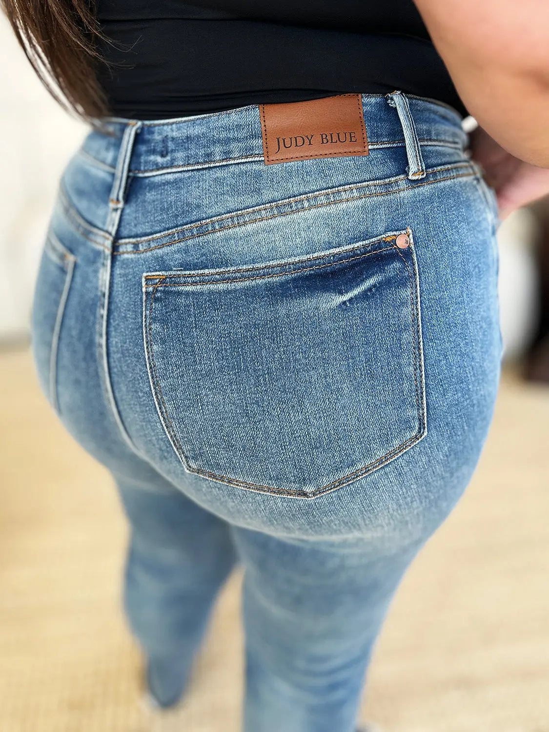 Judy Blue Women's Full Size Mid Rise Rigid Magic Release Hem Jeans - Comfortable Stretch Denim Pants for Casual Wear & Everyday Outfits