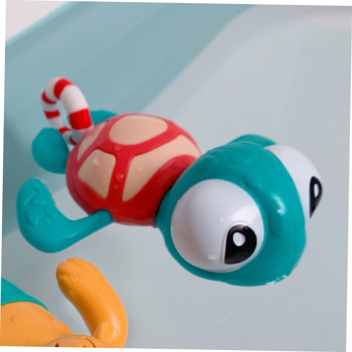 FAVOMOTO 1pc Wind Up Bath Toy - Cute Floating Animal Water Toys for Kids, Fun Bathtub Toys for Toddlers & Babies - Perfect for Bath Time Play, Sensory Development & Pool Parties