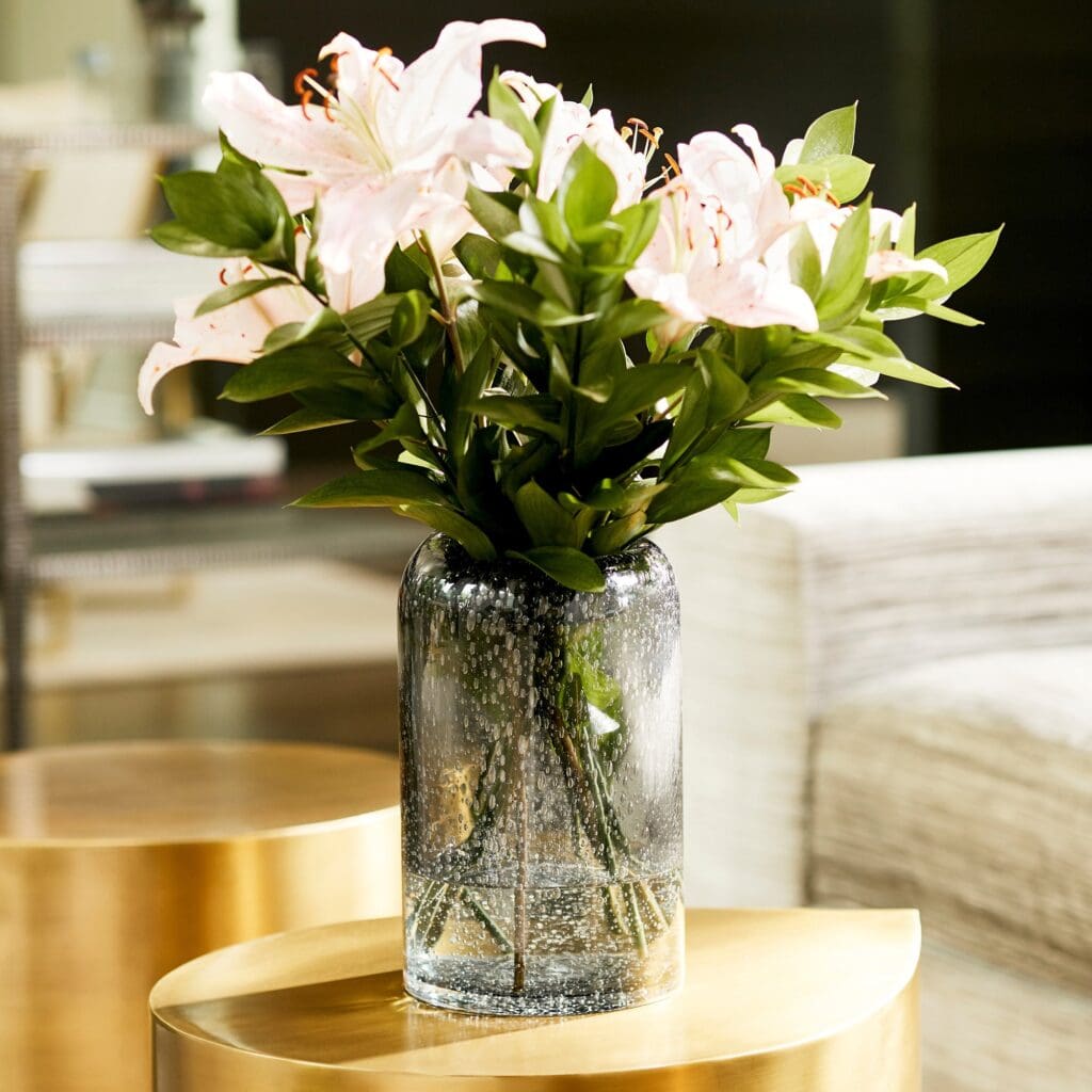 Cyan Design 11085 Clear Small Oxtail Vase - Elegant Glass Flower Vase for Home Decor, Wedding Centerpieces & Gift Giving