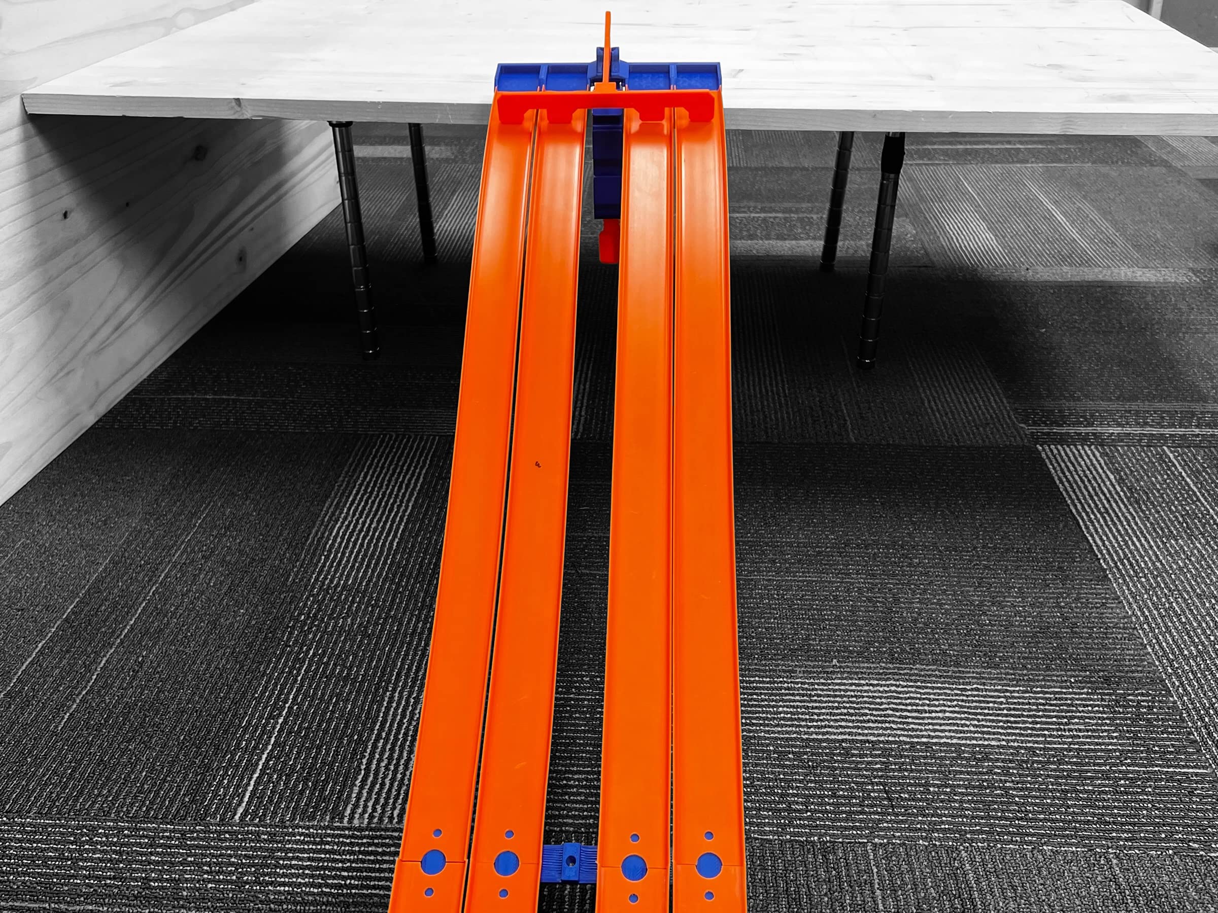 Hot Wheels 4-Lane Race Track Starter Gate - Compatible with Hot Wheels Tracks, Blue & Orange - Perfect for Kids' Racing Competitions & Playroom Fun