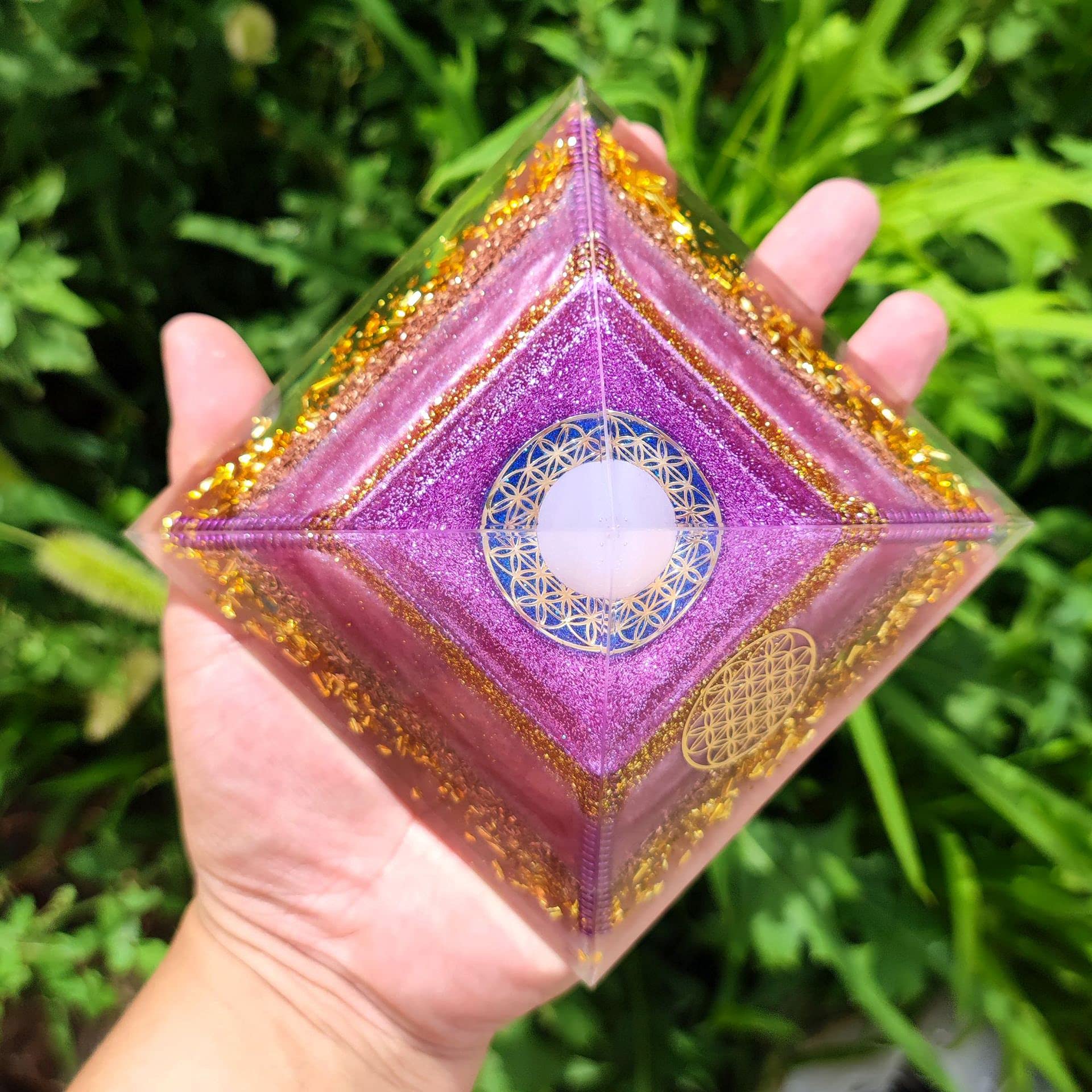 Orgone Pyramid Quartz Crystal Energy Generator Kit - 15cm for Meditation, Spiritual Enhancement, Yoga, Chakra & Reiki | Positive Energy Amplifier for Home, Office & Sacred Spaces