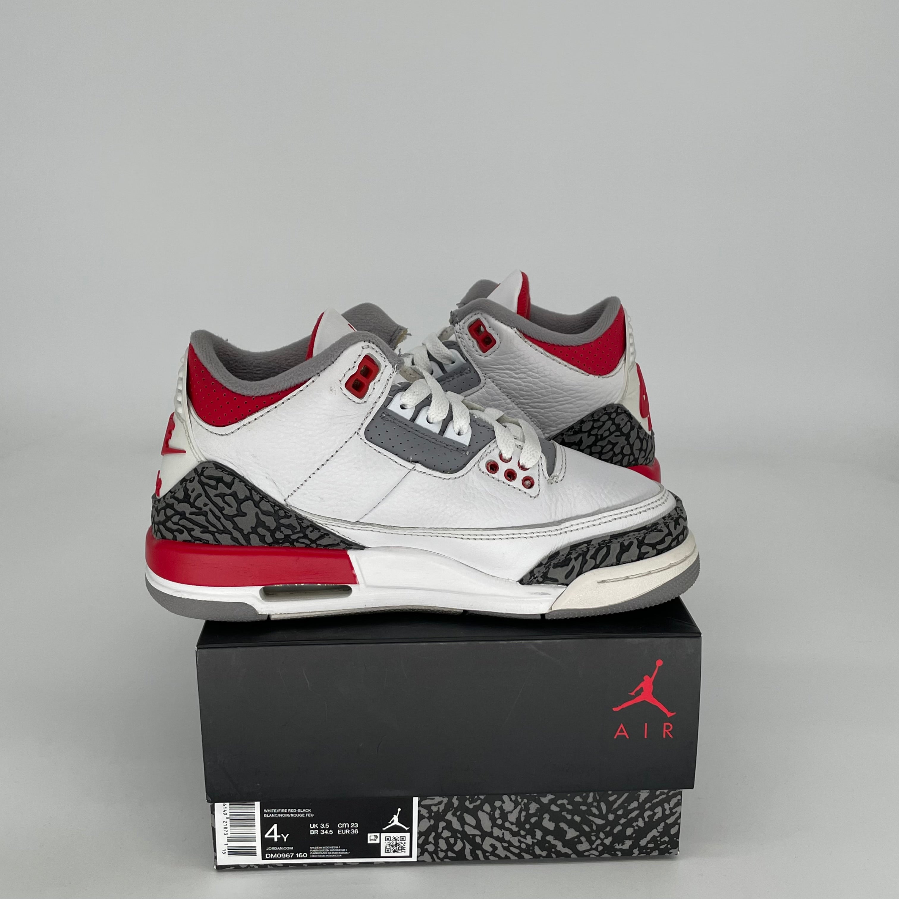 AIR JORDAN 3 Retro Fire Red Sneakers - Kids Size 4Y (DM0967-160) - Basketball Shoes for Boys & Girls - Perfect for Court Play and Street Style