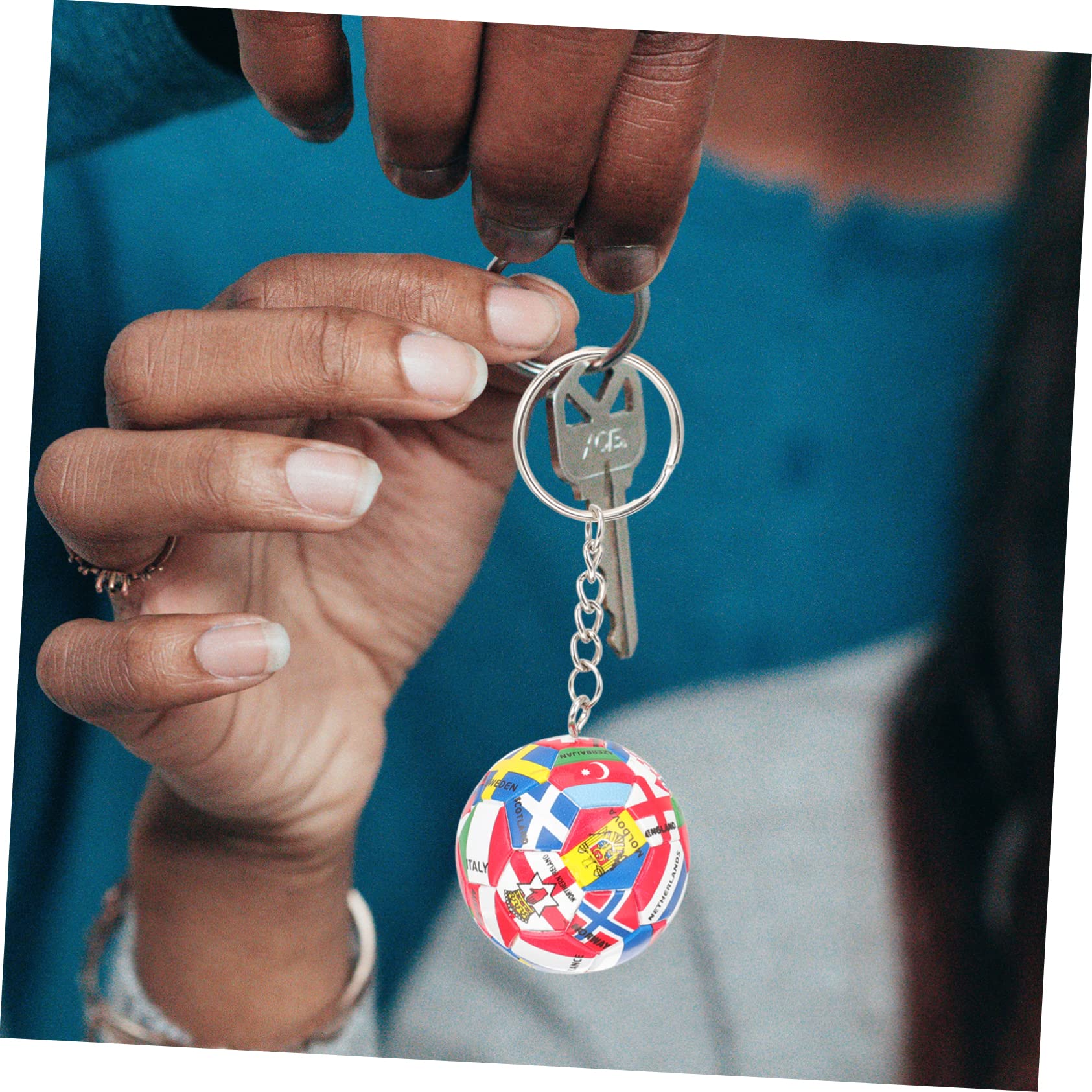 Happyyami 12-Piece Soccer Keychain Set - Metal Football Keychains for Team Fans, Sports Souvenirs, and Bag Accessories | Perfect for Gifts, Backpacks, and Soccer Match Souvenirs