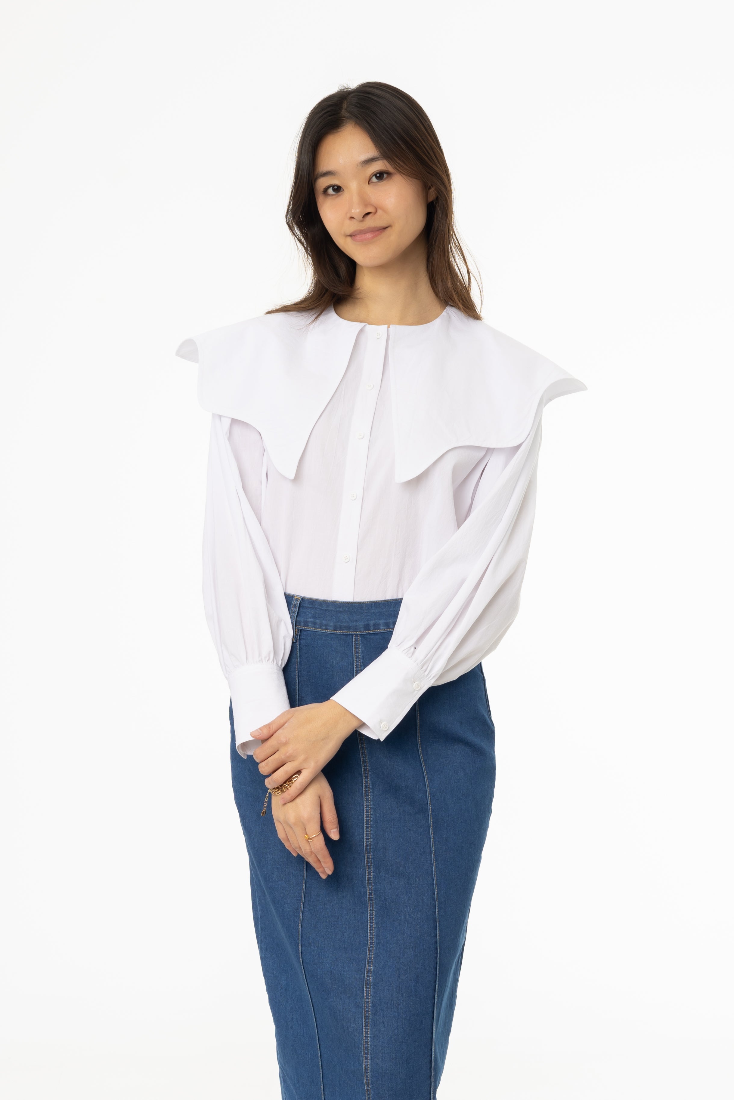 Elegant White Collared Blouse for Women - Classic Office & Business Attire - Perfect for Work, Interviews & Professional Events