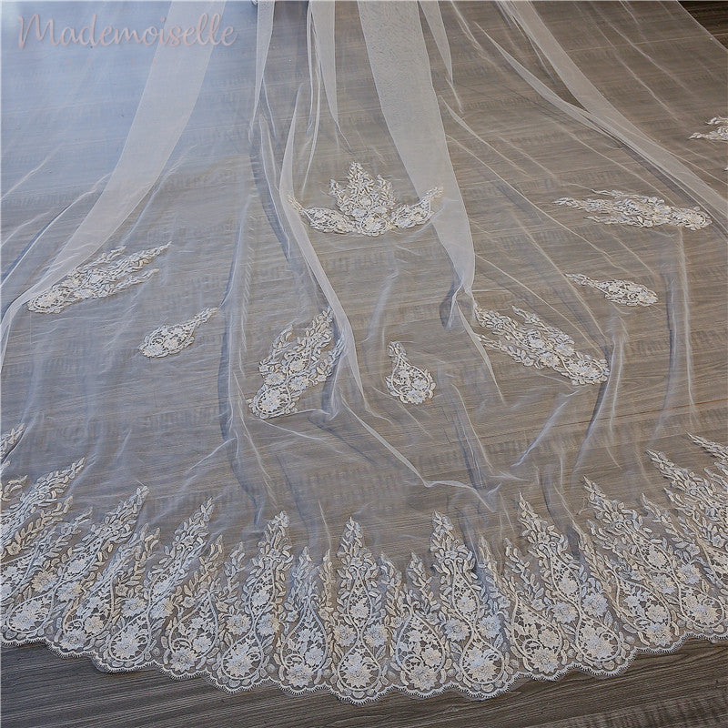 Damariss Veil - Elegant Bridal Wedding Veil for Women | Perfect for Church Ceremonies, Photo Shoots & Special Occasions