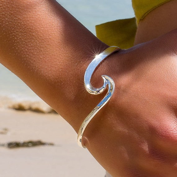 Elegant Silver Curling Wave Bangle Bracelet for Women - Perfect for Parties, Weddings & Everyday Fashion Accessories