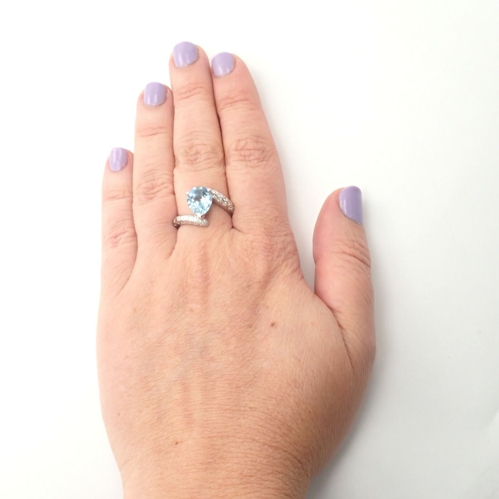 Authentic Chanel Comete Star 18k White Gold Diamond 2.25ct Aquamarine Ring - Luxury Jewelry for Weddings, Anniversaries & Special Occasions