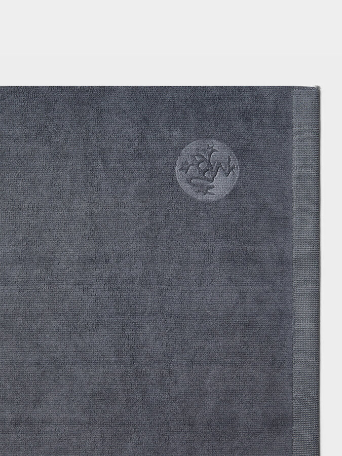 Manduka eQua Hot Yoga Towel - Premium Non-Slip Hand Towel for Hot Yoga & Bikram - Absorbent & Quick-Drying for Intense Workouts & Sauna Sessions