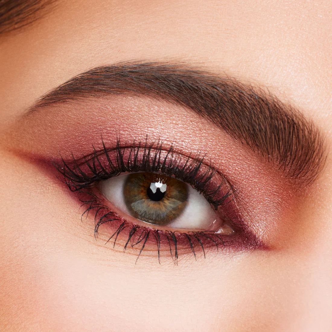 Forever Babe Eyeshadow Palette - 18 Highly Pigmented Matte & Shimmer Eyeshadows for Stunning Eye Makeup | Perfect for Day to Night Looks, Parties & Special Occasions