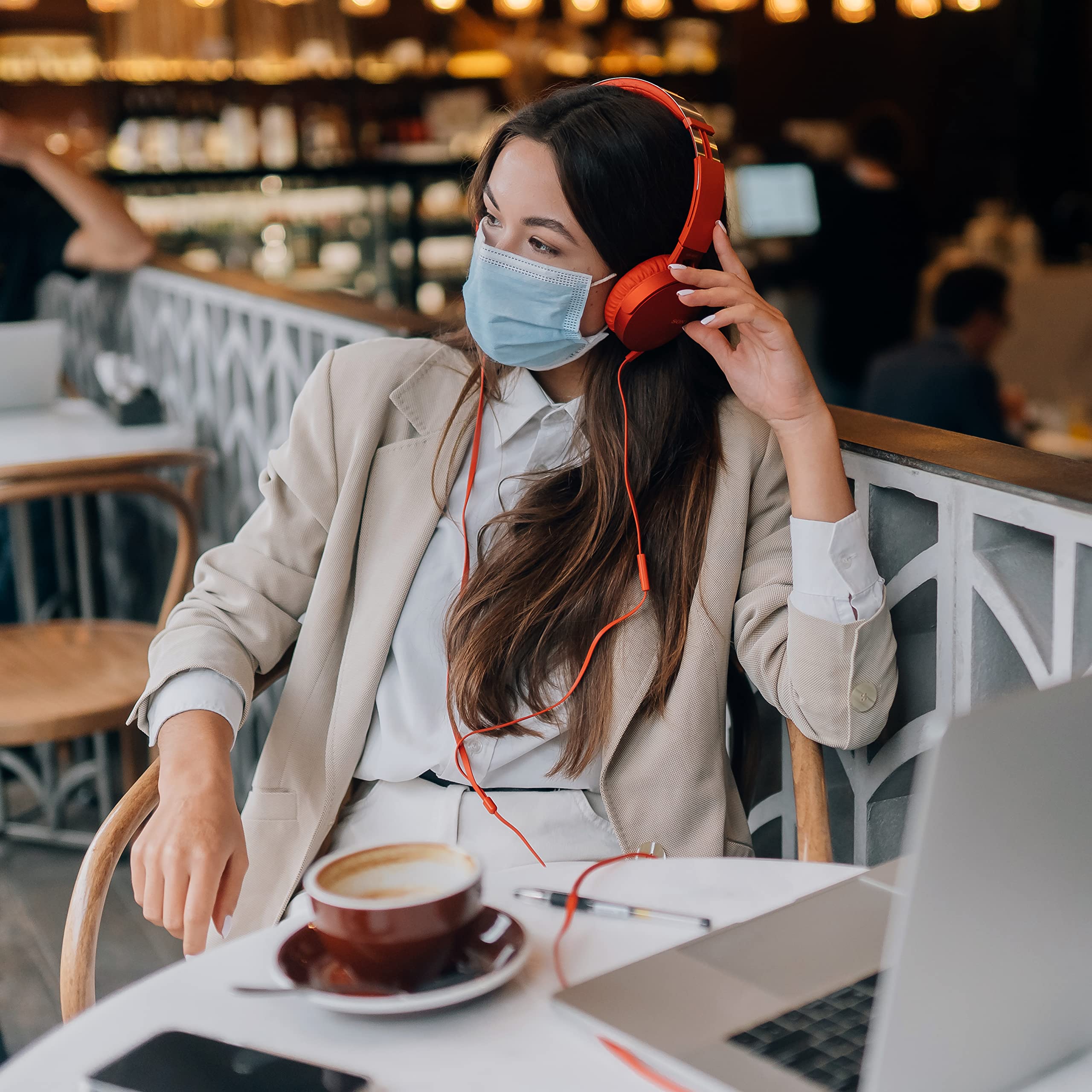 Premium 3-Ply Disposable Face Masks - Breathable & Comfortable for Daily Protection - Ideal for Work, Travel & Public Safety