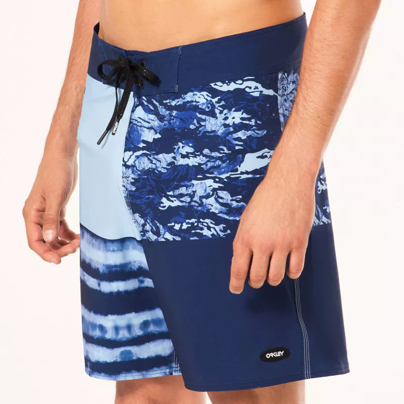 Oakley Swell Line RC 18 Boardshorts for Men - Quick-Dry Swim Trunks with UPF Protection - Team Navy - Perfect for Surfing, Swimming & Beach Activities