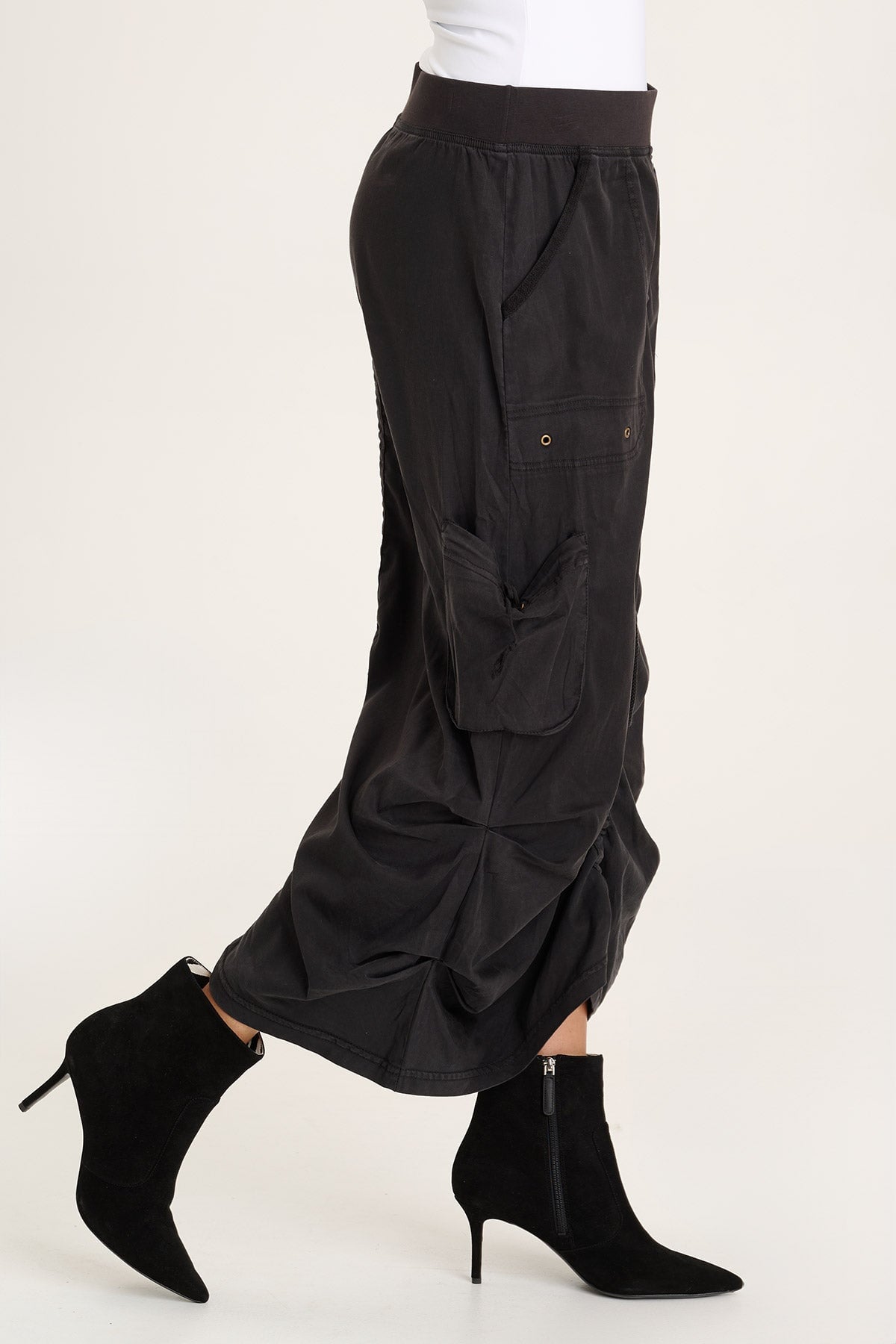 Stylish Macken Skirt for Women - Classic Black A-Line Skirt | Perfect for Office, Party & Casual Wear | Comfortable & Fashionable