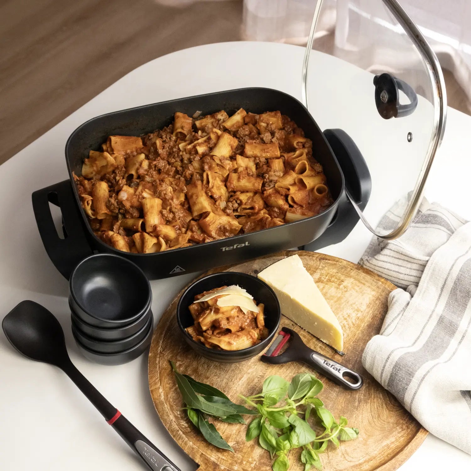Tefal KC6018 Easy Banquet Electric Frypan - Large Nonstick Skillet for Frying, Sautéing & Cooking - Perfect for Family Dinners & Holiday Meals