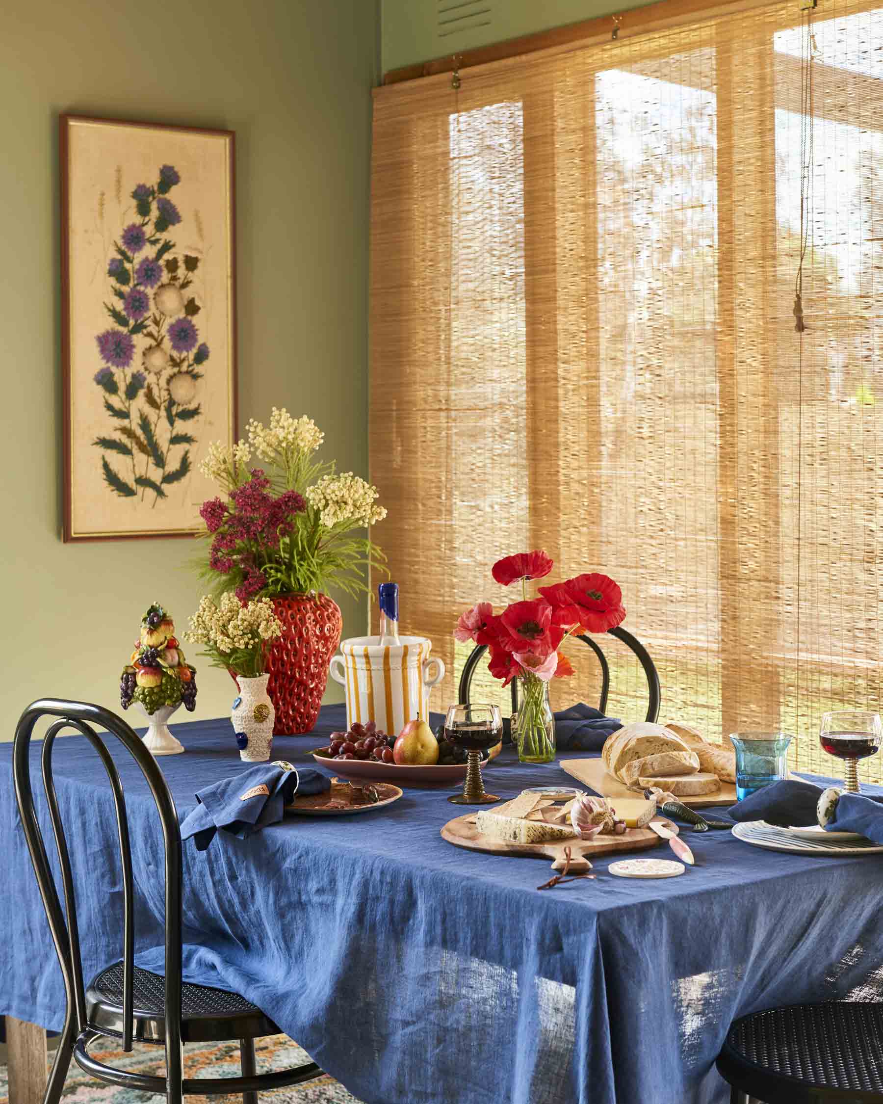 Premium Indigo Blue Linen Napkin Set of 4 - Soft & Durable 100% Linen Fabric - Perfect for Dinner Parties, Weddings & Upscale Dining - Washable & Wrinkle-Resistant
