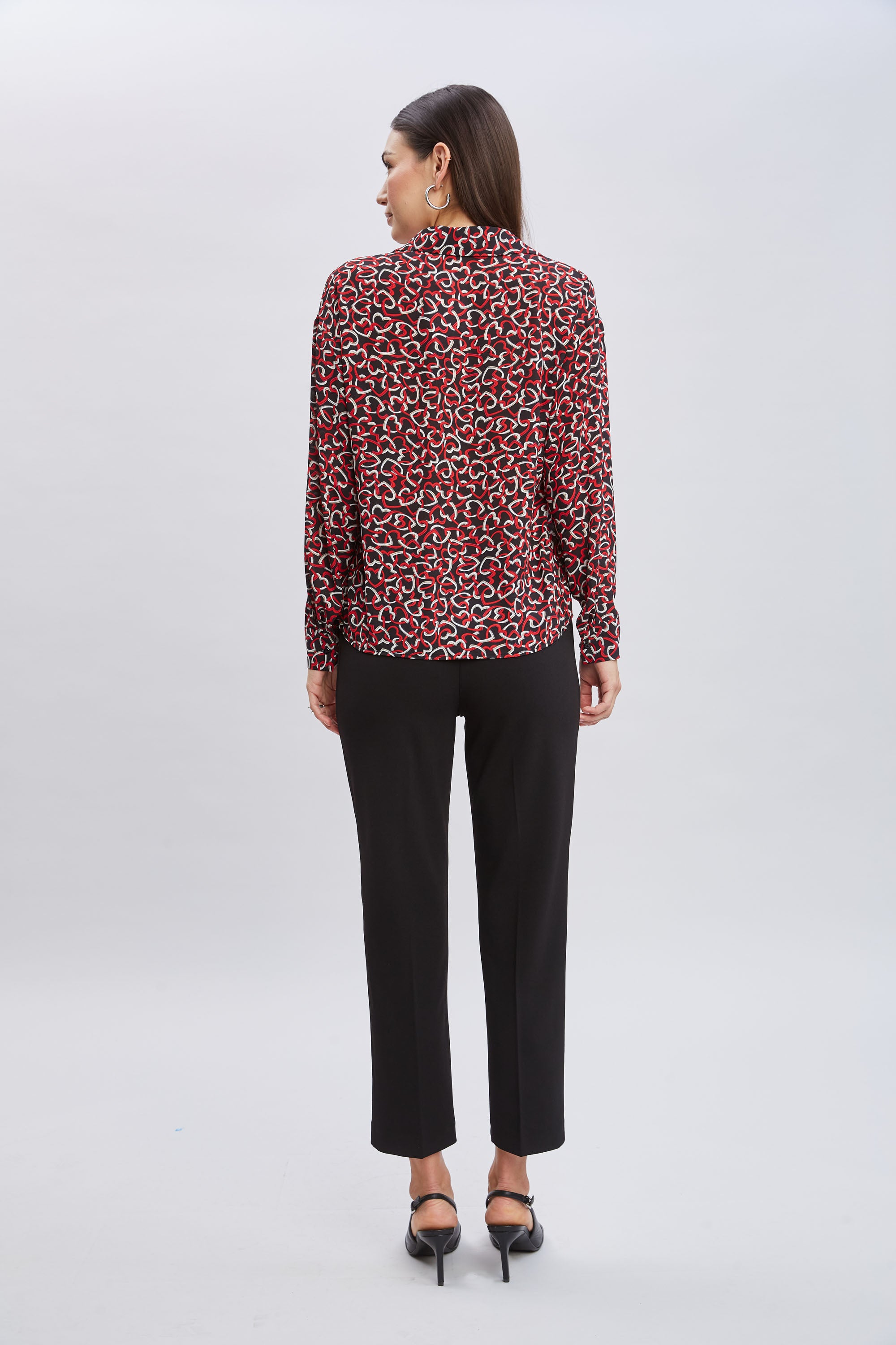 T Tahari Heart Link Print Shirt - Women's Fashion Blouse for Work & Casual Wear | Elegant Floral Design, Comfortable Fit | Perfect for Office, Dates & Special Occasions