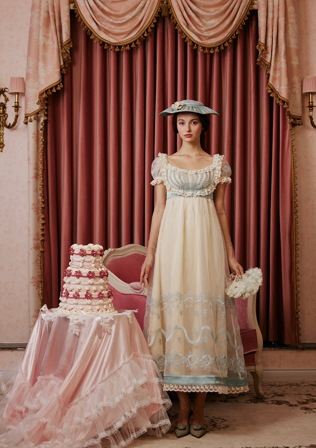 Regency Princess Malachite Dress - Elegant Victorian Ball Gown for Cosplay, Historical Reenactment & Themed Parties