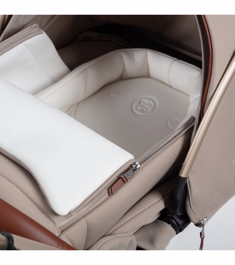 Silver Cross Reef Newborn Pod - Lightweight Baby Carrier for Newborns to Toddlers | Perfect for Travel, Shopping & Outdoor Adventures