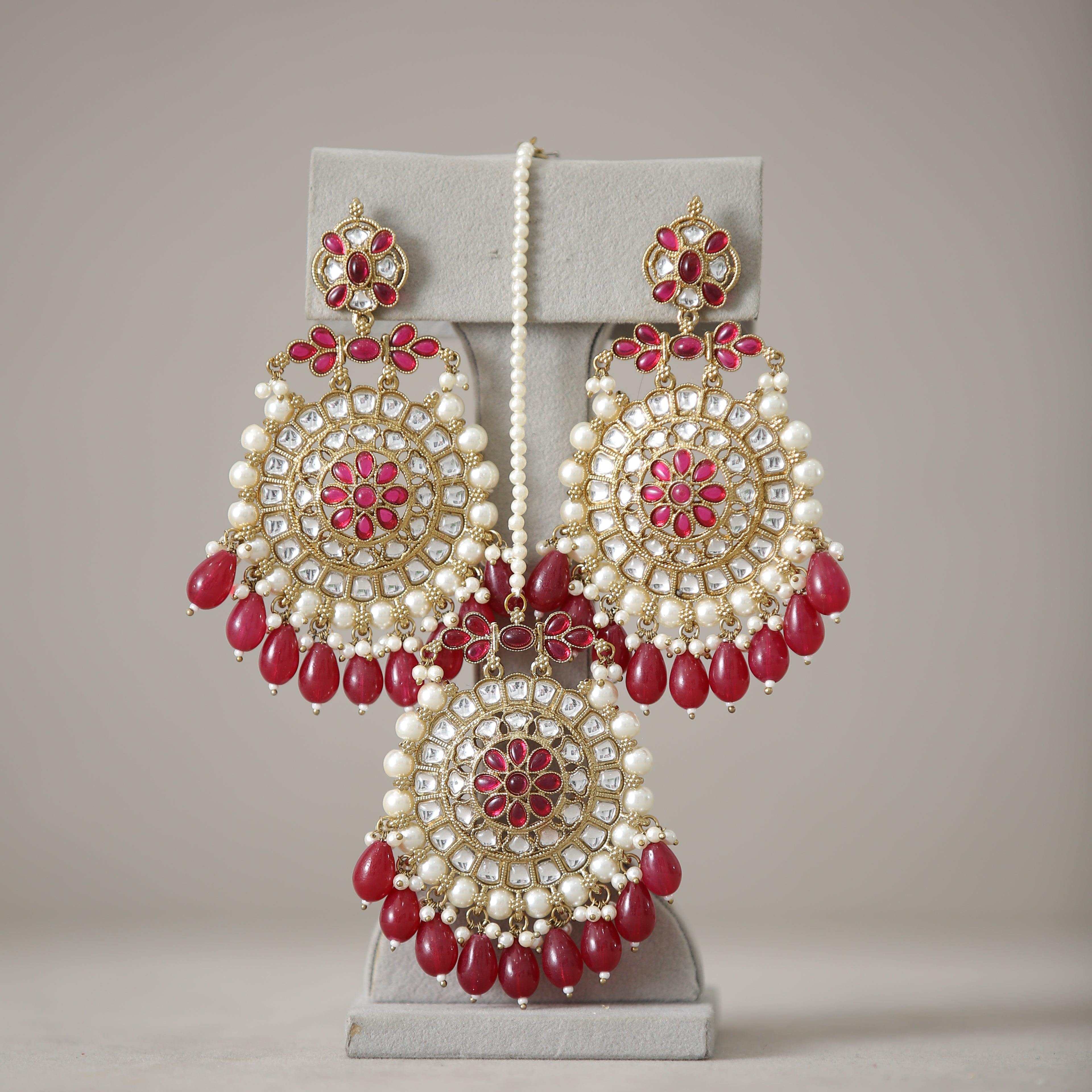 Geetika Kundan Earrings with Tikka Set – Traditional Indian Bridal Jewelry for Weddings & Festive Occasions