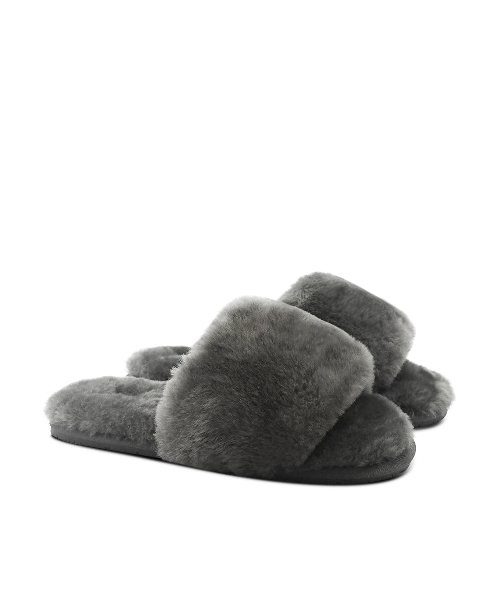 Women's UGG Fluffy Slippers - Cozy Indoor/Outdoor House Shoes for Winter Comfort - Perfect for Home, Lounge & Cold Weather Wear