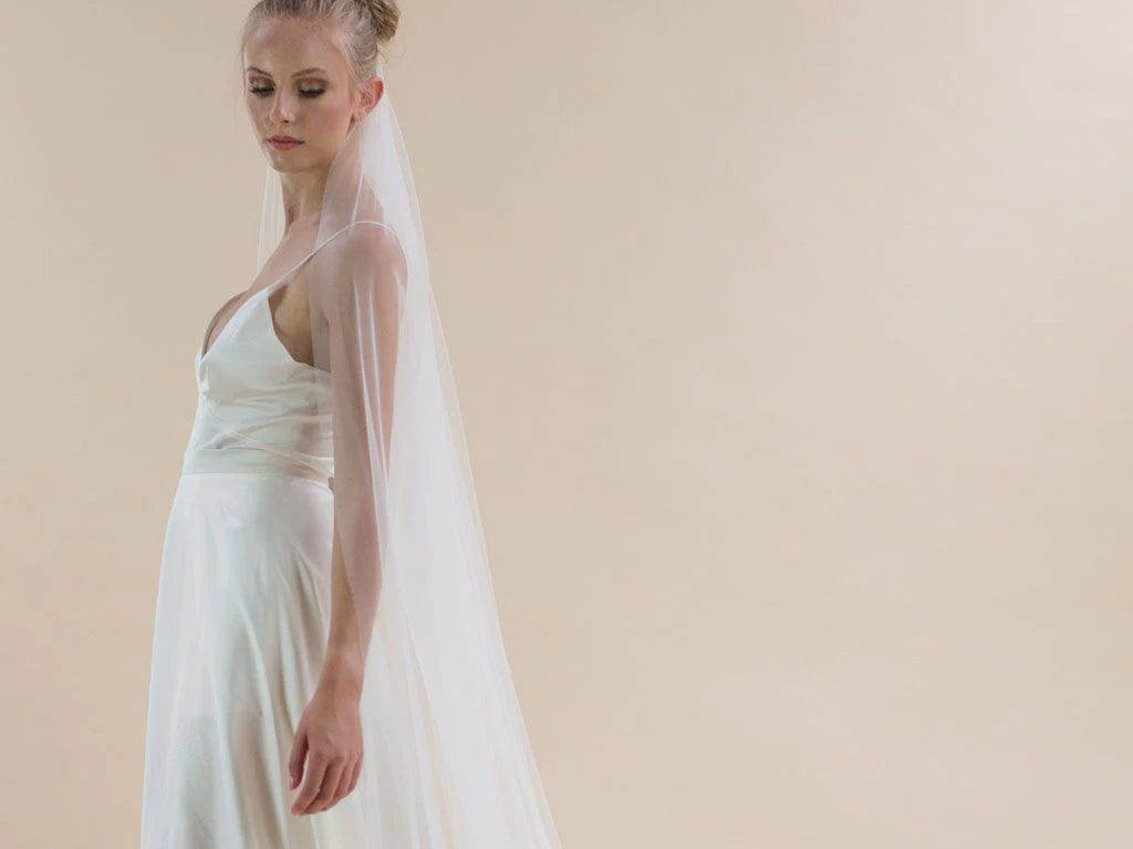 Elegant Rainbow Club Chapel Length Wedding Veil with Cut Edge - Perfect for Bridal Ceremonies & Romantic Photoshoots