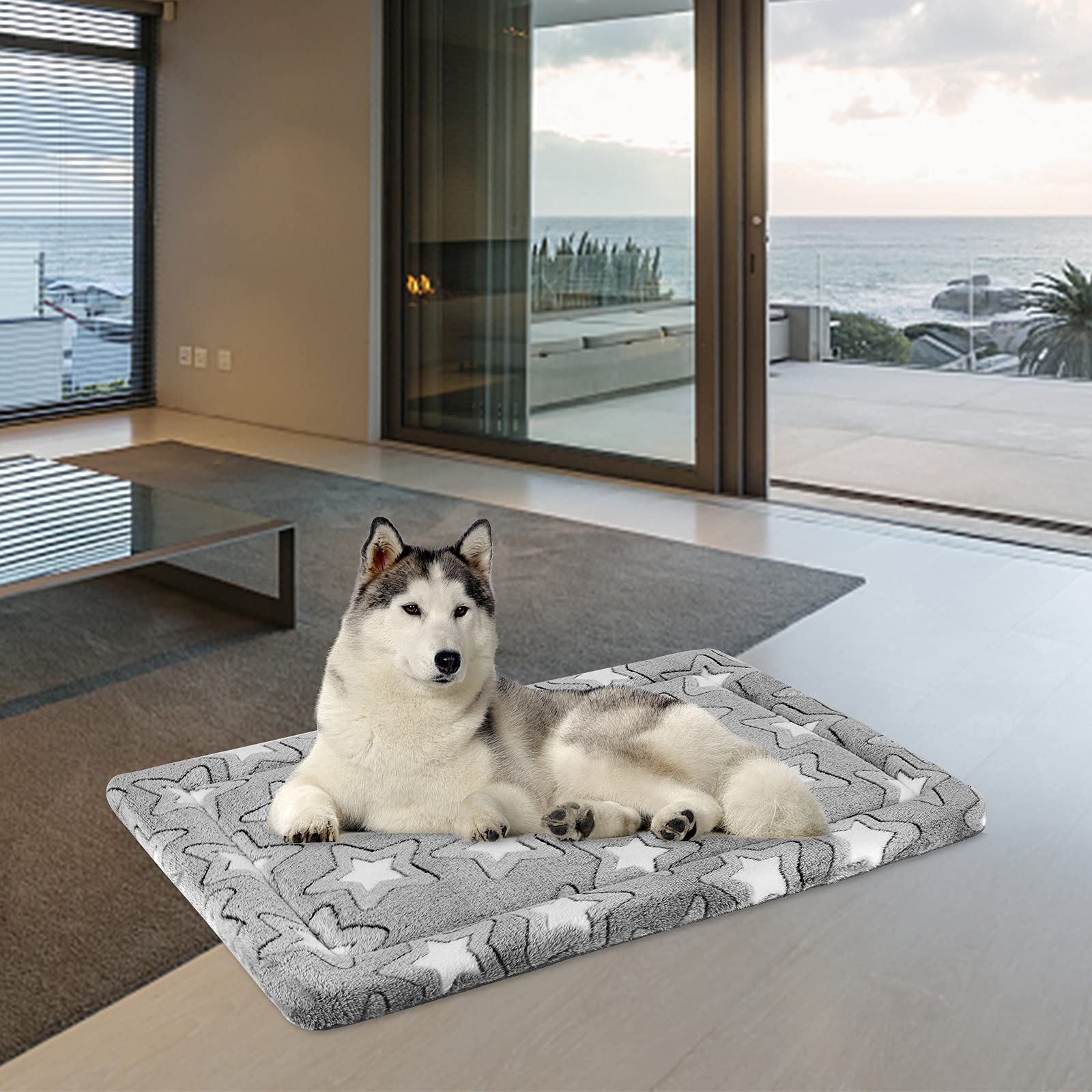 Reversible Dog Crate Mat - Cooling & Warming Kennel Pad for Large, Medium & Small Dogs | Machine Washable Pet Bed | Grey | Perfect for Crates, Carriers & Indoor Use