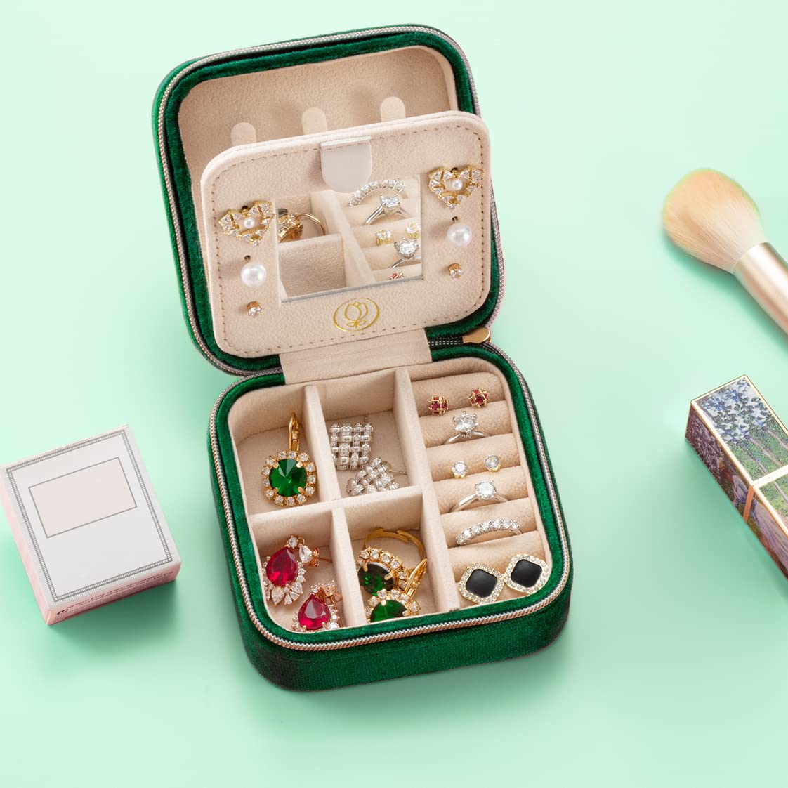 Velvet Jewelry Travel Case for Women with Mirror - Emerald Green, Perfect for Earrings & Accessories on the Go