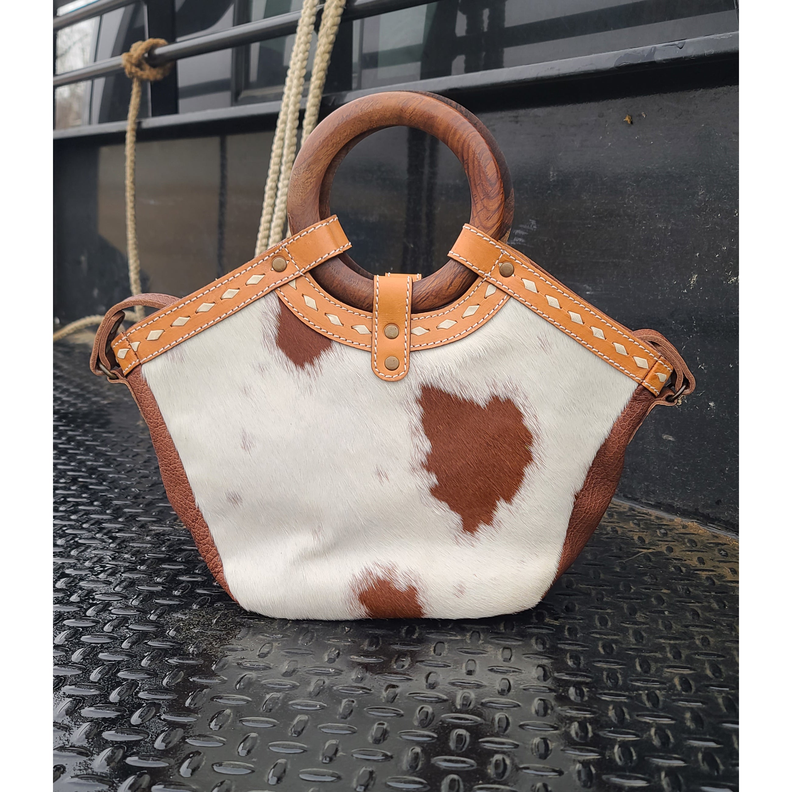 American Darling Genuine Cowhide Leather Handbag with Wooden Handle - Stylish & Durable Women's Crossbody Purse for Work, Travel & Everyday Use