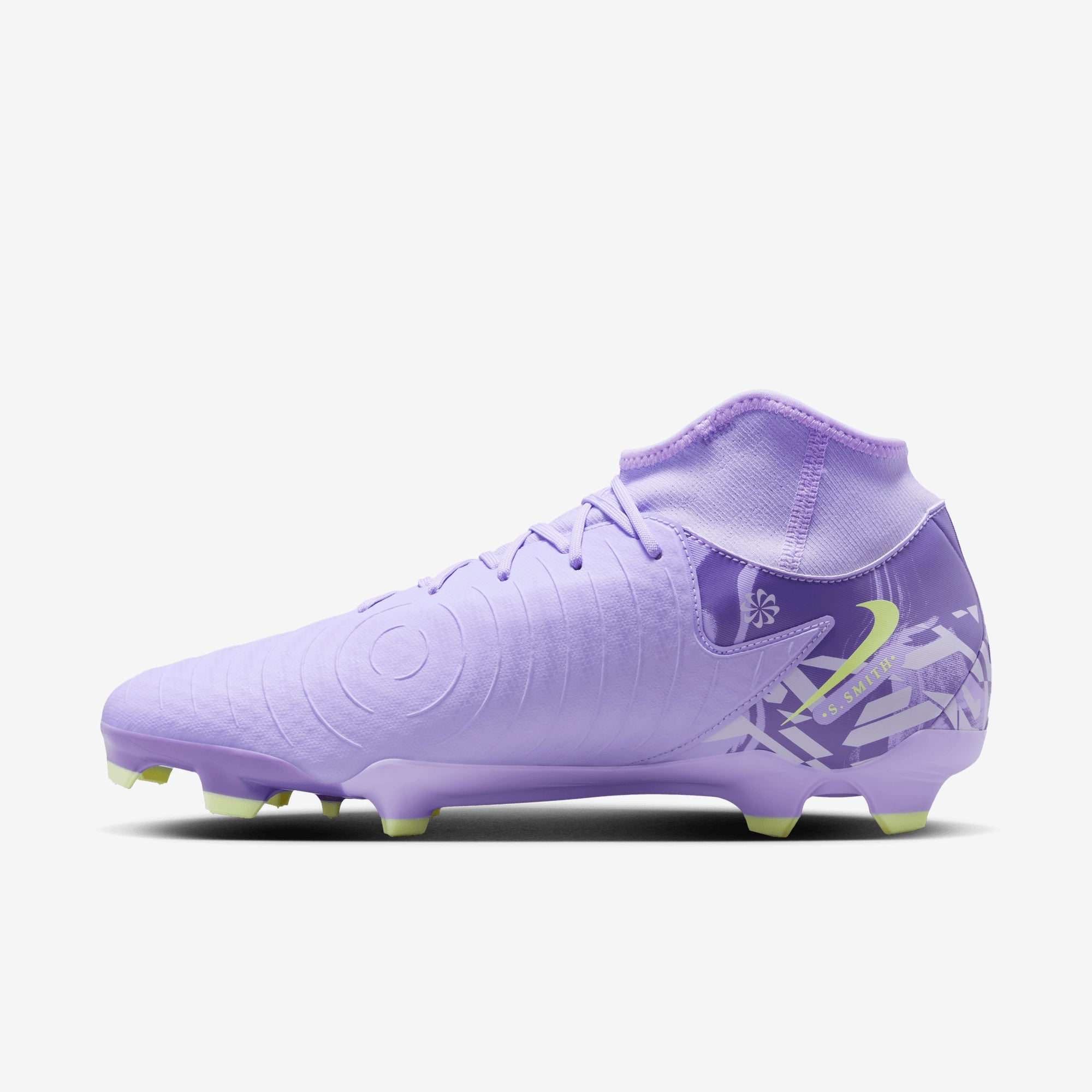 Nike United Phantom Luna 2 Academy Soccer Cleats - Lightweight Football Shoes for Men & Women - Perfect for Turf, Artificial Grass & Indoor Soccer Games
