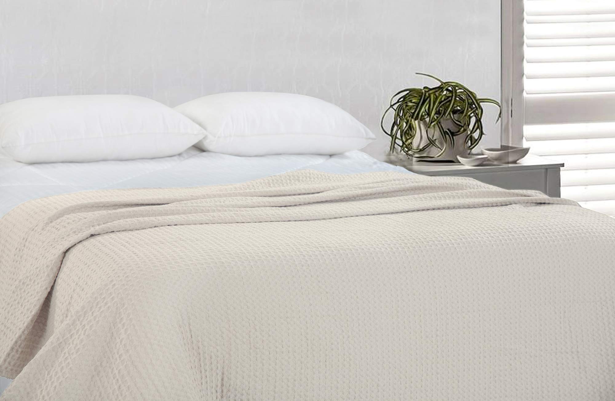 HILLFAIR 100% Combed Cotton Queen Size Blanket - Soft & Breathable All-Season Waffle Weave Bedding - Lightweight Summer Blanket for Home Decor - Ivory Queen Bed Cover - Perfect for Bedroom, Living Room & Guest Room Use