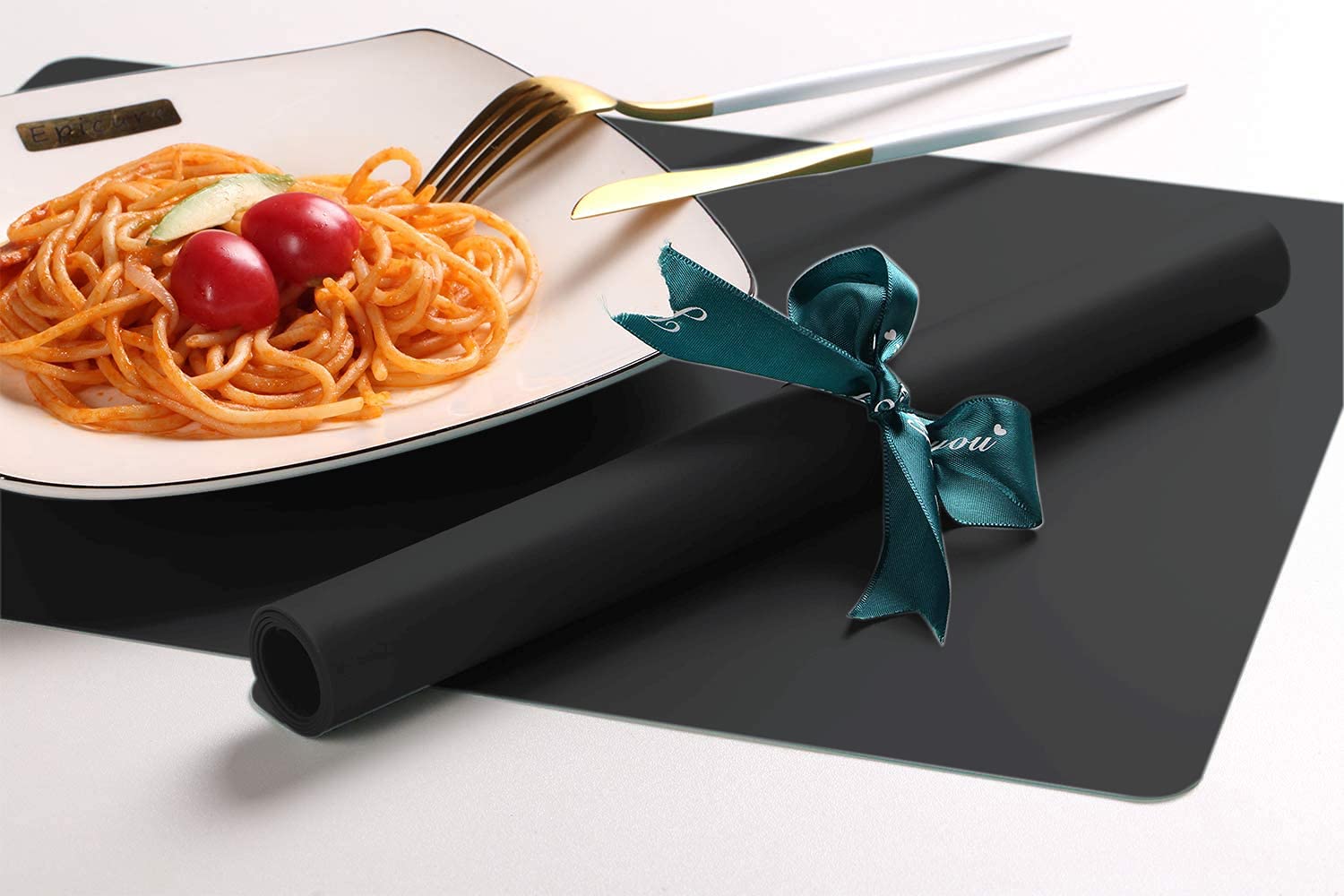 Heat-Resistant Silicone Placemats Set of 4 - Waterproof, Reusable & Easy Clean Table Mats for Dining & Kitchen - Black - Perfect for Family Meals, Dinner Parties & Daily Use