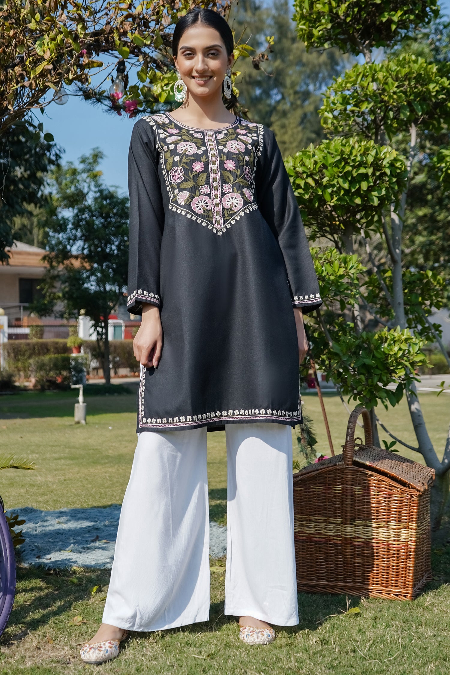 Authentic Kashmiri Aari Work Cotton Short Kurta for Men - Black | Traditional Indian Ethnic Wear | Perfect for Festivals, Weddings & Casual Outings