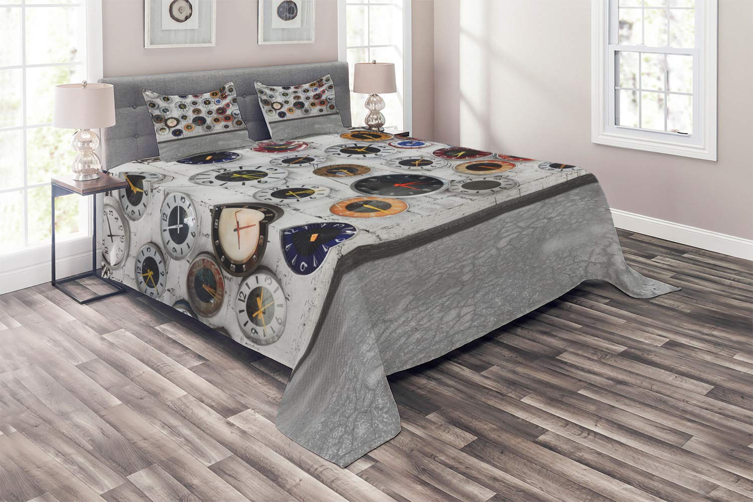 Ambesonne Modernistic Clock Design 3-Piece Quilted Bedspread Set - King Size Multicolor Coverlet with 2 Pillow Shams | Vintage Wall Watches & Grunge Bricks Pattern | Perfect for Contemporary Bedroom Decor & Guest Room Styling