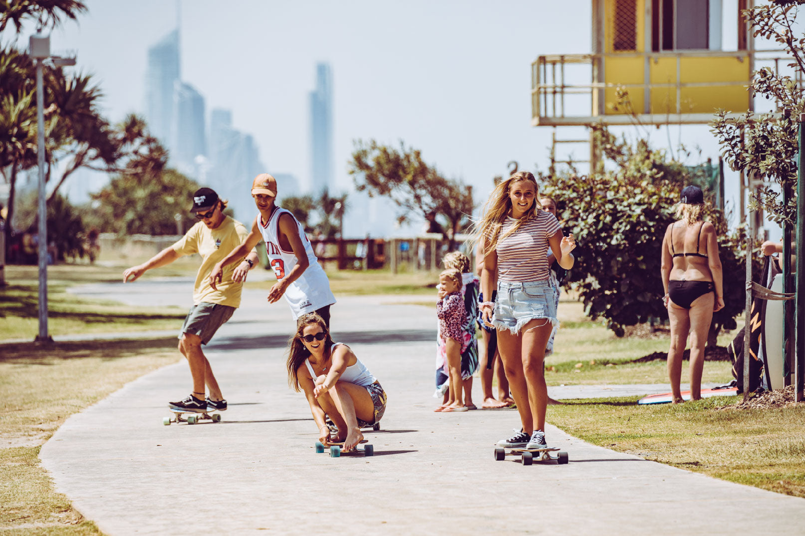 SKATE ISLAND FISH TAIL CRUISER 28 Inch Longboard Skateboard - Perfect for Cruising, Commuting & Beach Riding