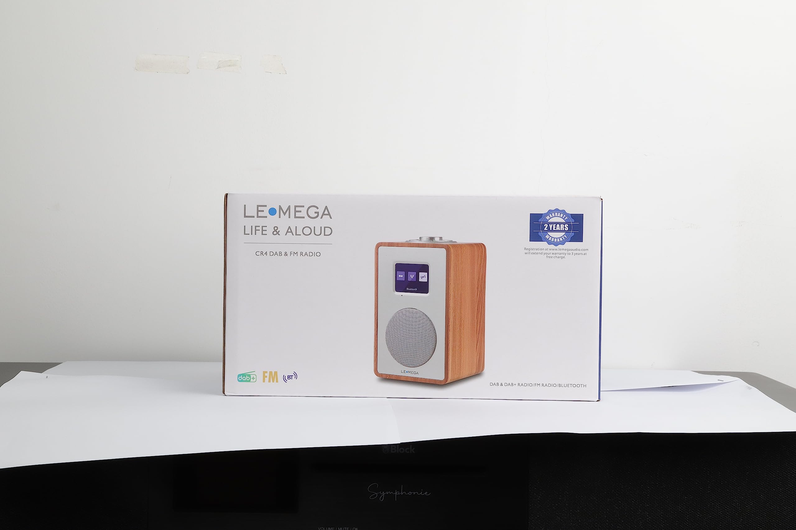 LEMEGA CR4 DAB/DAB+/FM Digital Radio with Bluetooth | Portable Wireless Radio with Mains/Battery Power | Dual Alarm Clock with Snooze | Color LCD Display | Wooden Effect (Black Oak) | Perfect for Bedroom, Kitchen & Travel