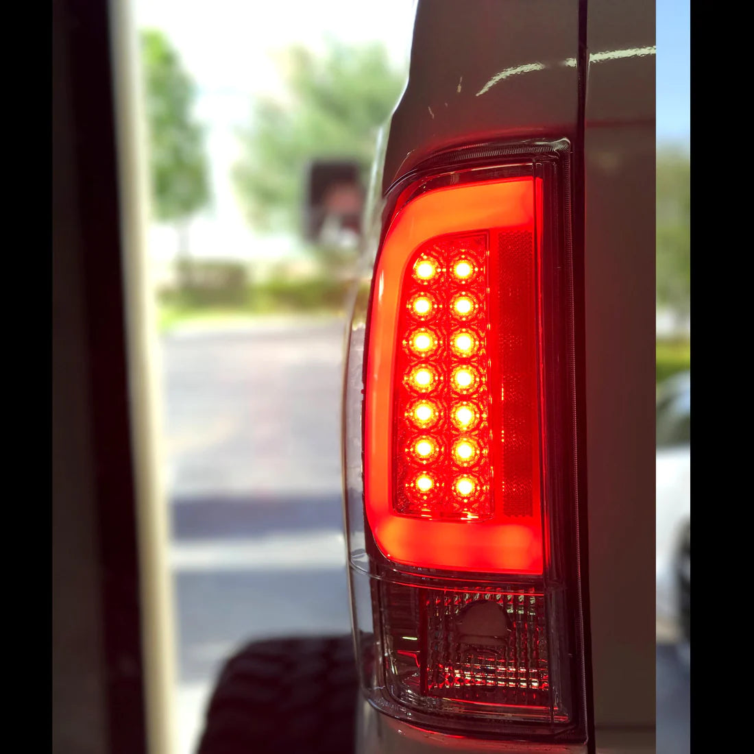 Ford Super Duty 2008-2016 F250 F350 F450 F550 LED Tail Lights - Clear Lens - Upgrade for Enhanced Visibility & Style (Perfect for Off-Roading, Towing & Night Driving)