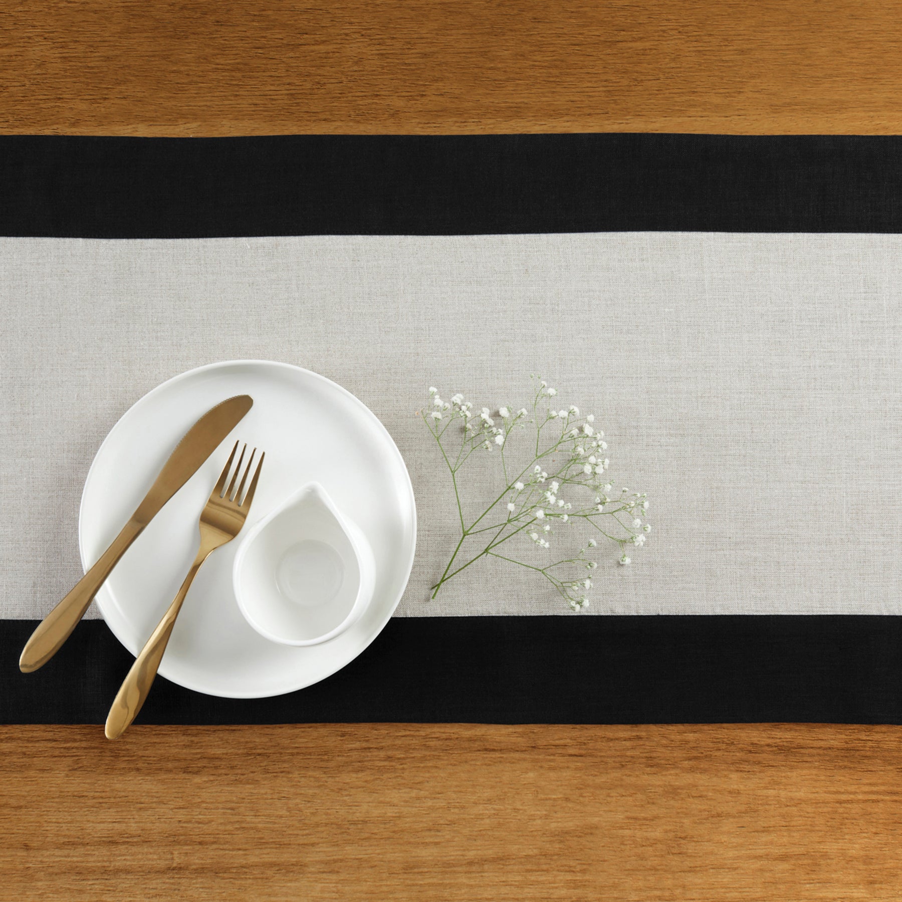 Stylish Contempo Table Runner for Dining & Decor - Perfect for Holidays, Weddings & Home Decor