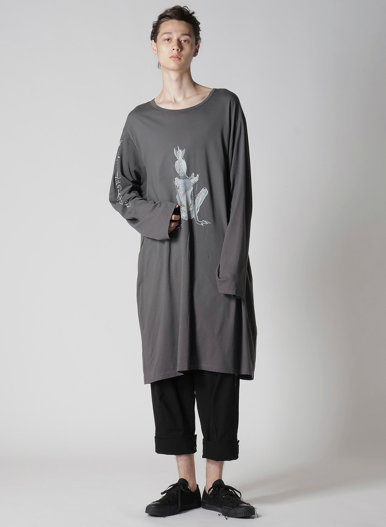 C/MO Jersey Big & Long Sleeve T-Shirt - Comfortable Oversized Fit for Men & Women - Perfect for Casual Wear, Layering & Street Style Fashion