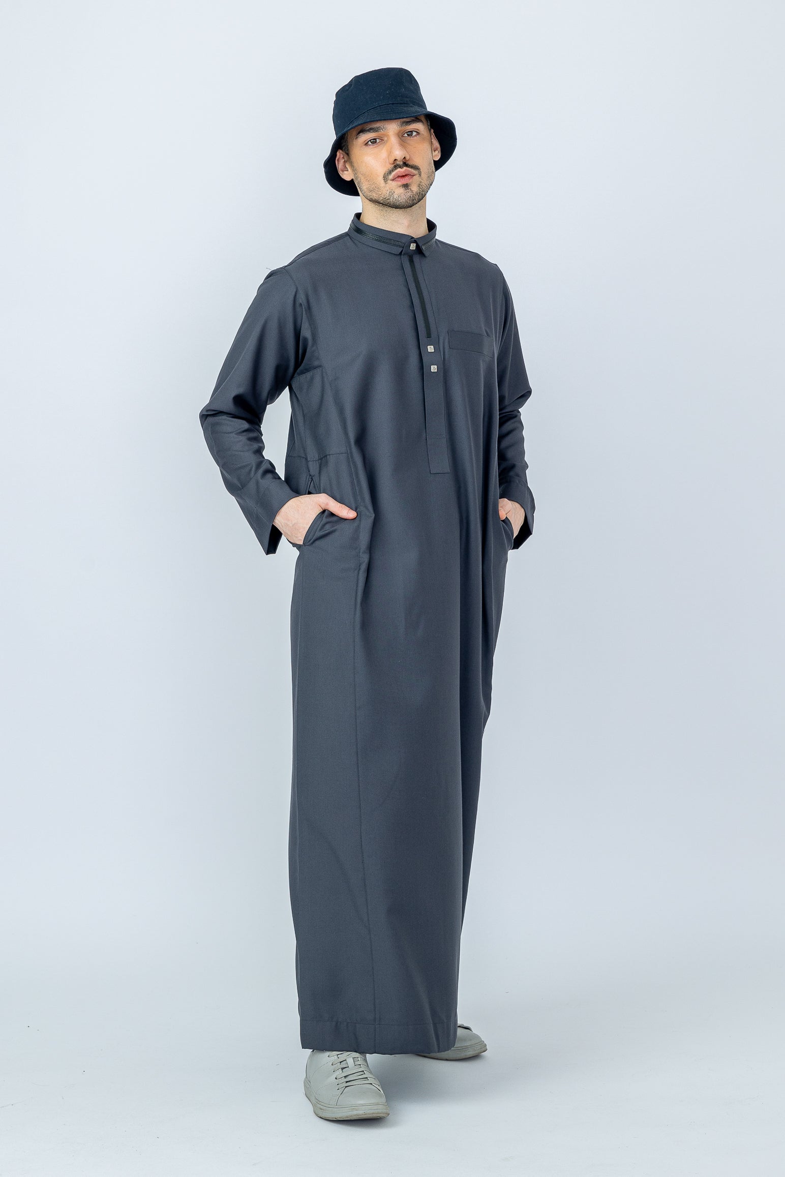 713 Charcoal Grey Thobe for Men - Traditional Islamic Robe with Comfortable Fit - Perfect for Prayer, Eid, and Special Occasions