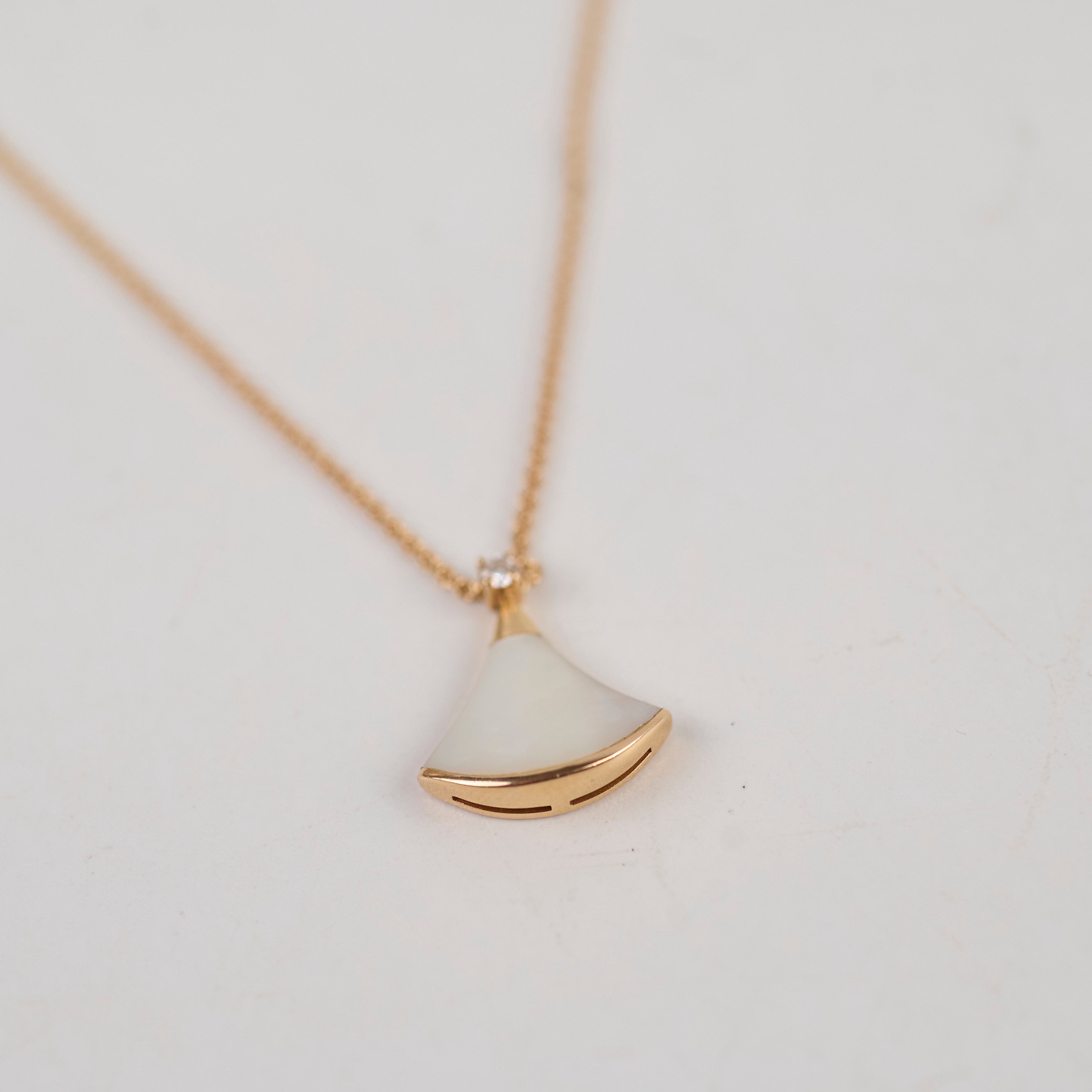 Bvlgari Diva Dream Mother of Pearl Necklace in Rose Gold - Elegant Jewelry for Women, Perfect for Parties, Weddings & Special Occasions