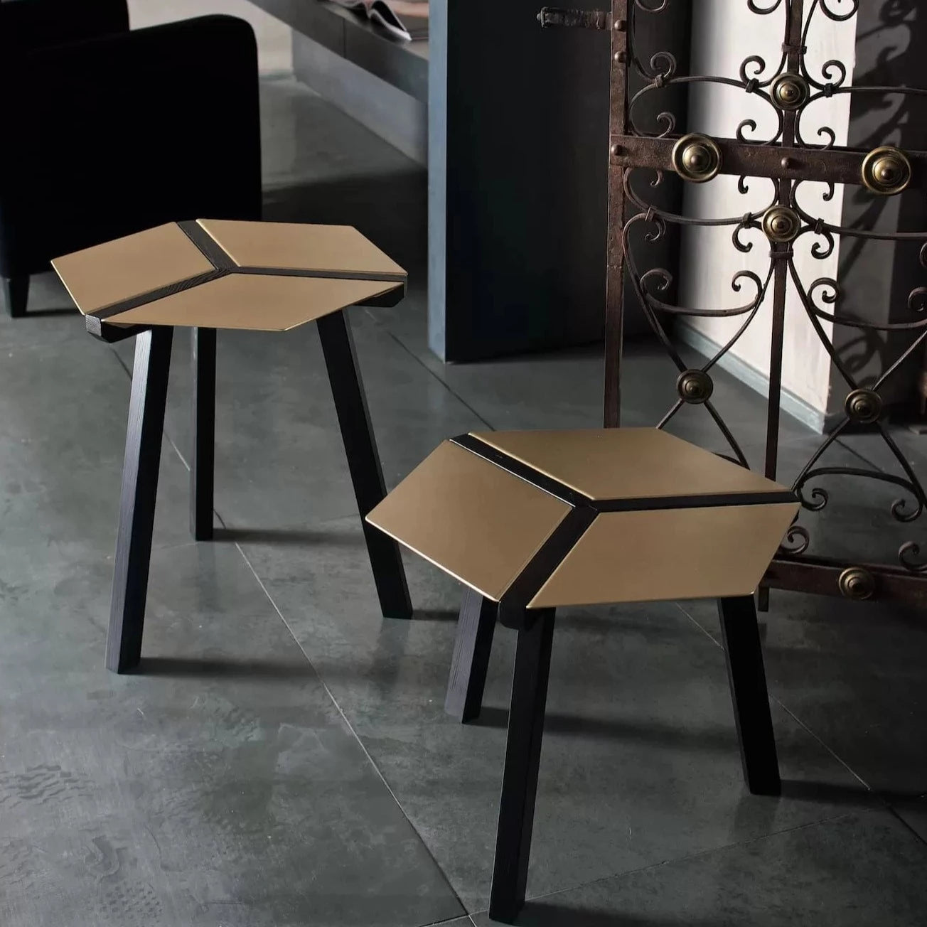 Modern Esa Coffee Table - Solid Wood Mid-Century Design for Living Room, Office & Lounge - Stylish & Functional Home Decor